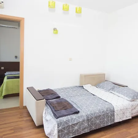 아파트 Garden - 2 Bedrooms Apart,
